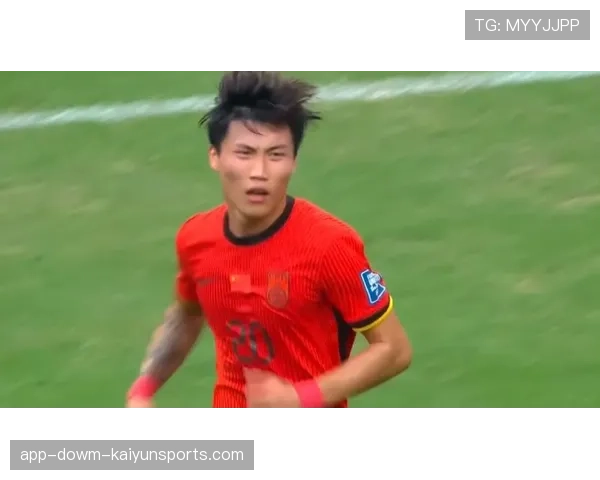 山东泰山定位球战术：谢文能角球进攻中多次制造威胁