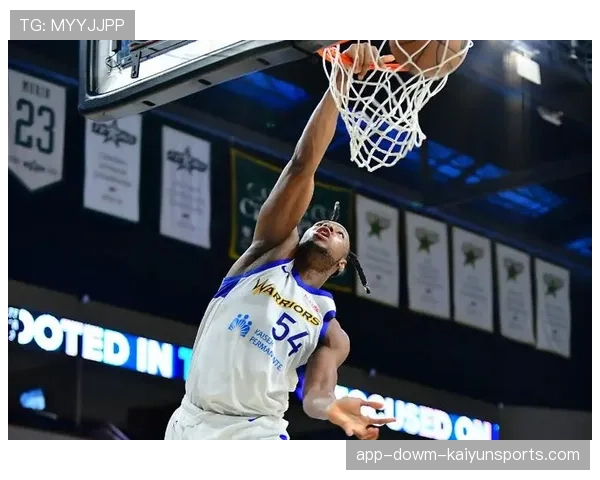 马刺篮板数据联盟第二 场均47个篮板展现内线统治力